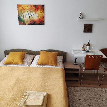דונובאלי Apartman Sedmicka Horec מראה חיצוני תמונה